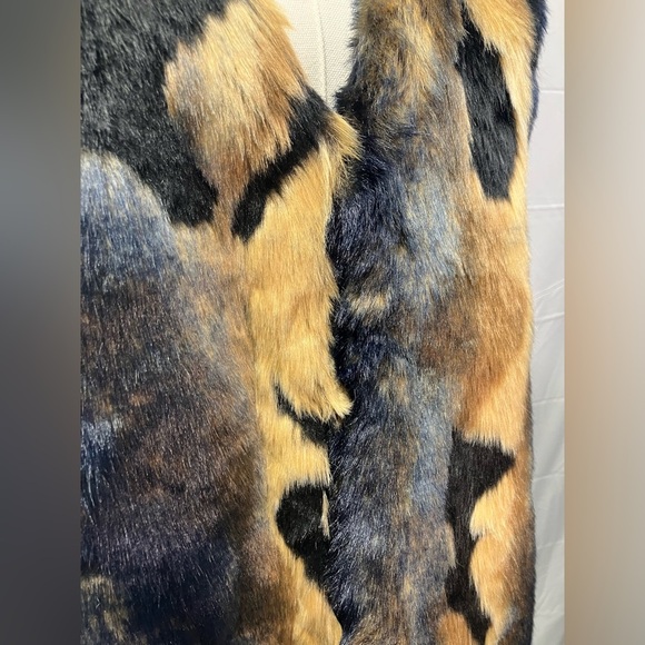 Arianna By Howard’s Faux Fur Vest Black Blue Tan hook & Eye Like New  Sm/M - Picture 3 of 12